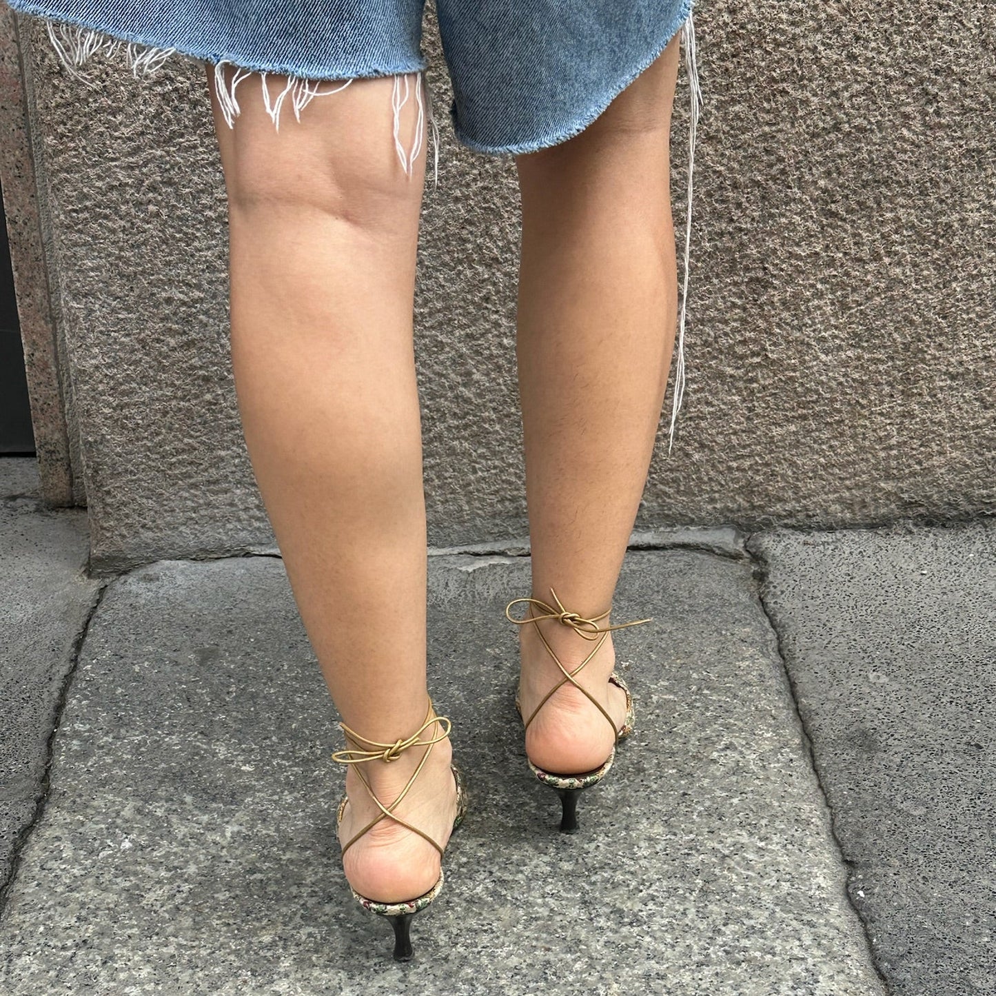Mules Gucci in tela con stampa ananas