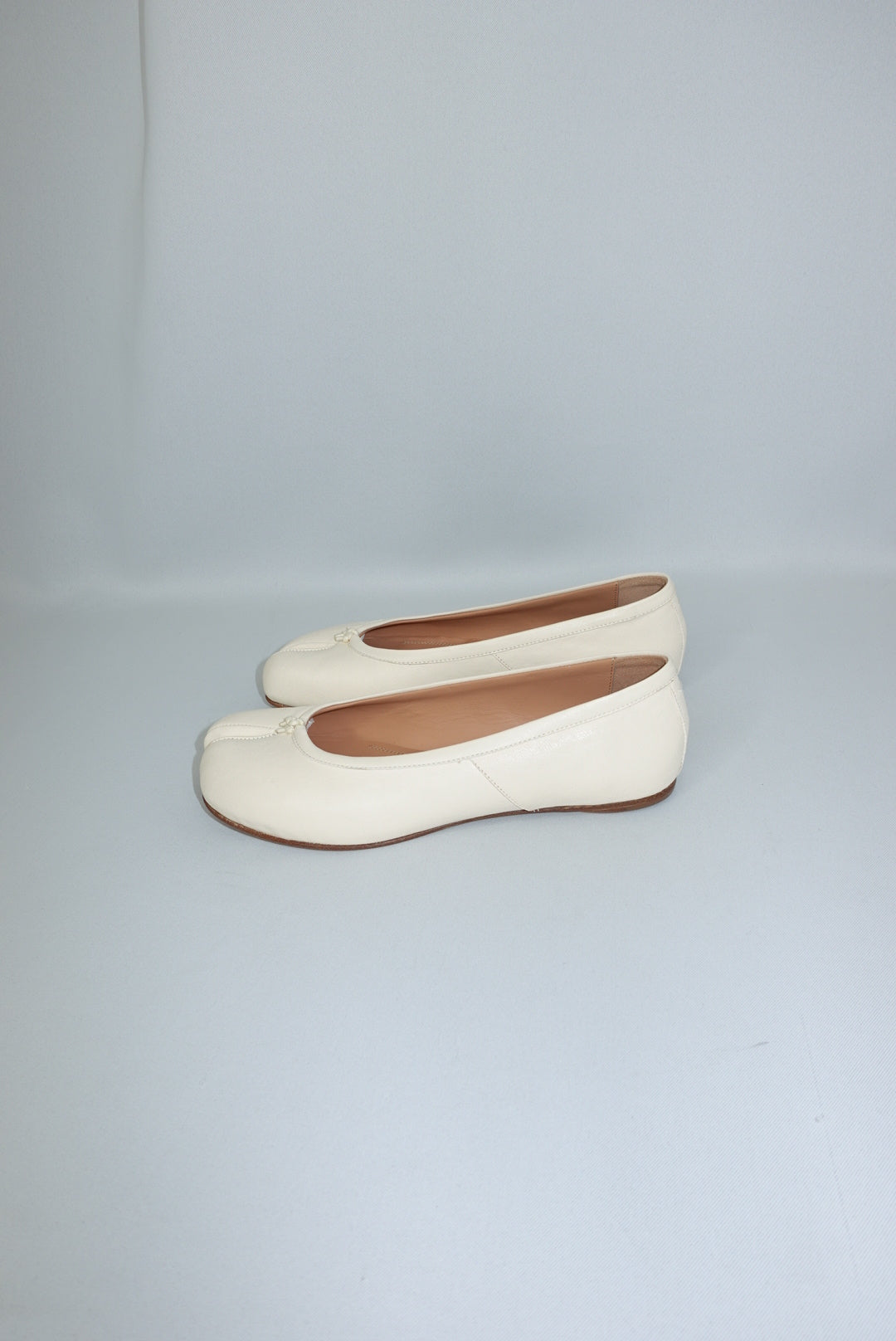073-38. Margiela Tabi Ballet Flats Cream