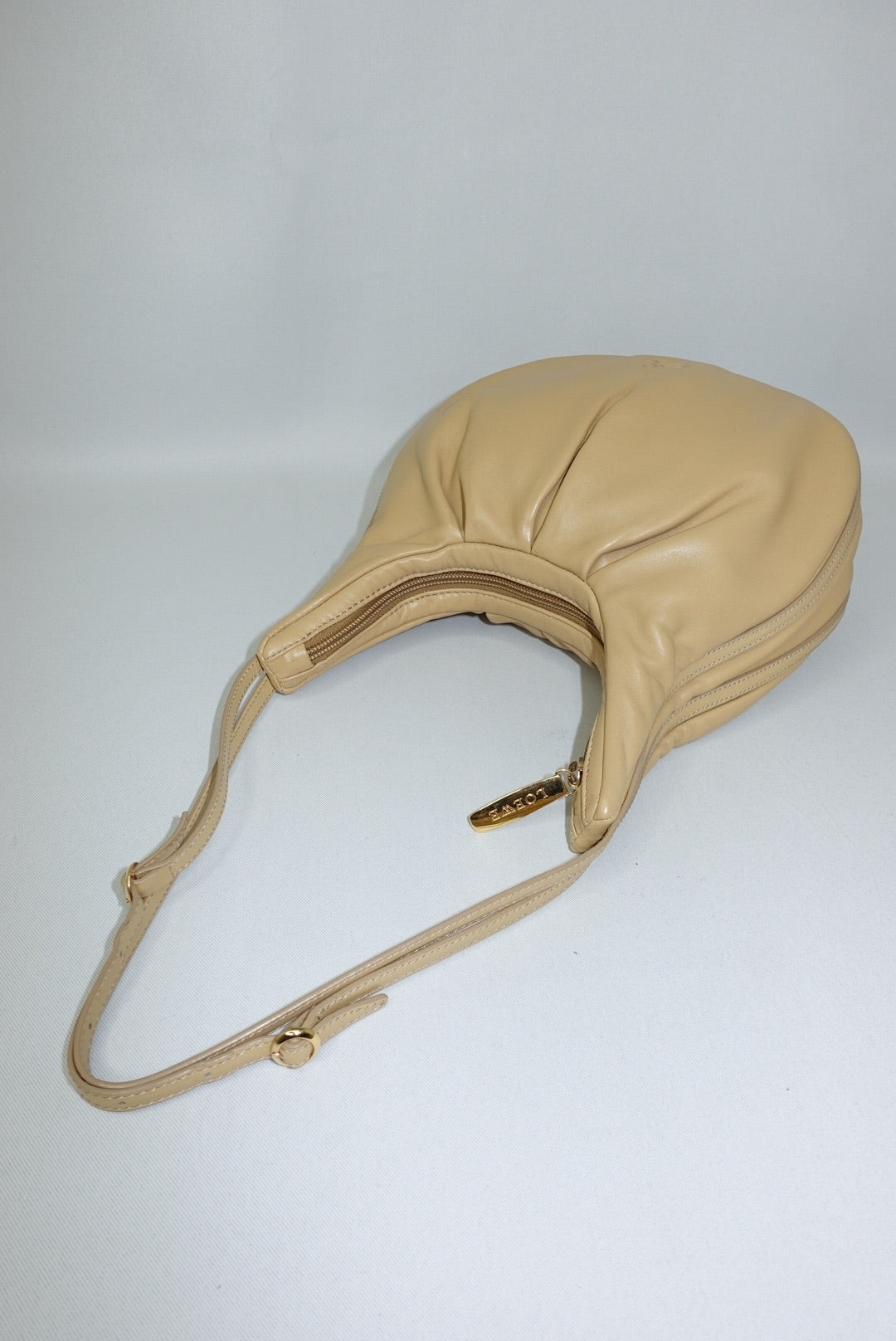 005. Loewe Vintage Beige Shoulder Bag