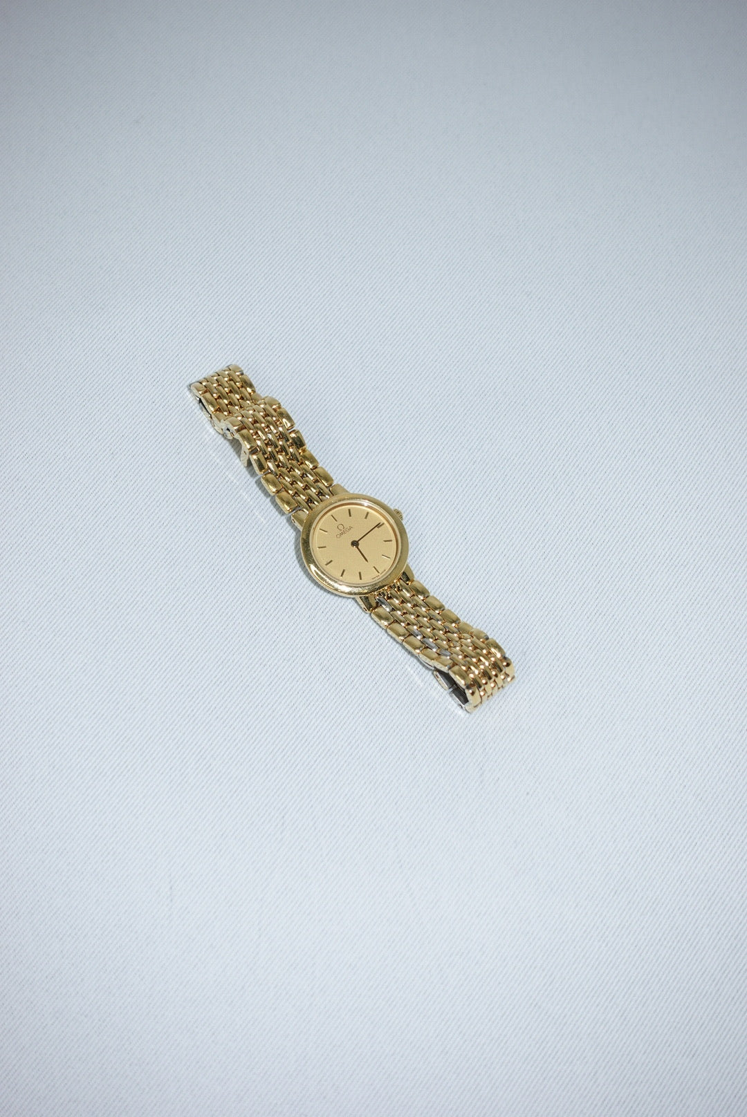 089. Omega Round Small De Ville Vintage Gold Watch