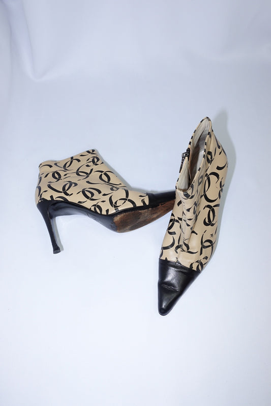 Chanel Vintage CC Logo Print Beige and Black Heeled Pointed Toe Ankle Boots