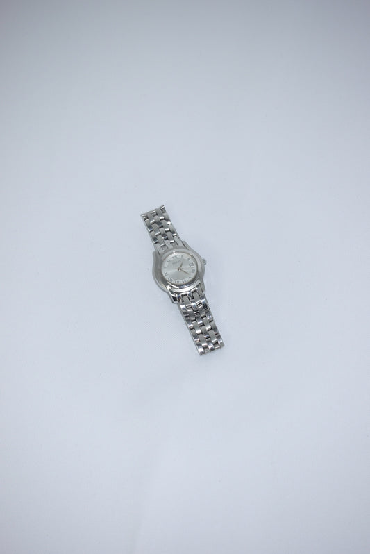 096. Gucci Vintage Silver Toned 5500L Grey Dial Vintage Watch