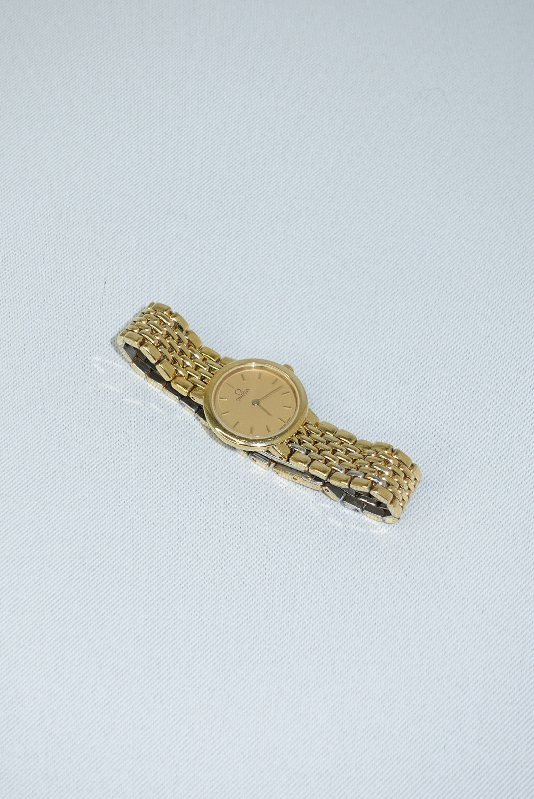 089. Omega Round Small De Ville Vintage Gold Watch