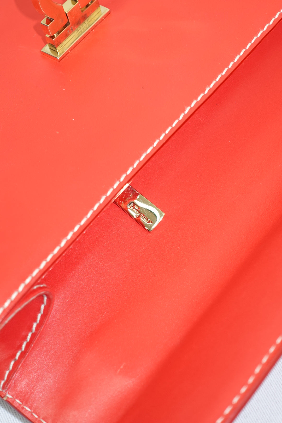 023. Ferragamo Vintage Lock Story Shoulder Bag