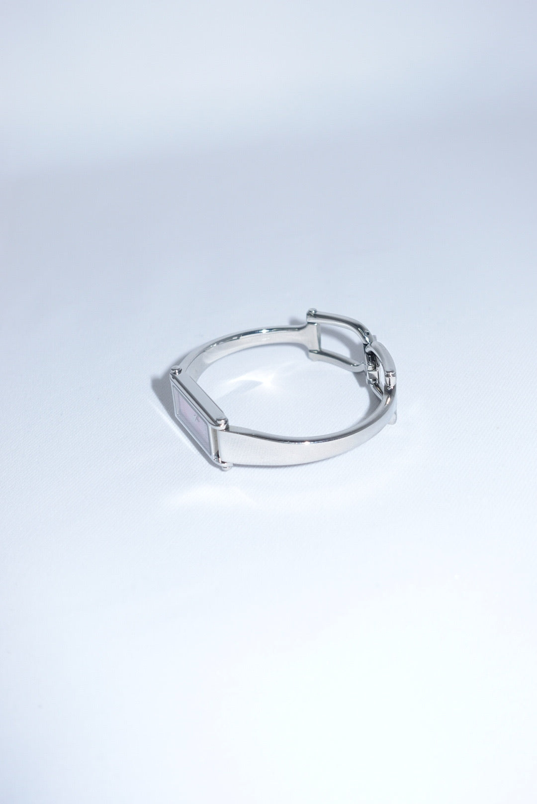 098. Gucci Vintage Horsebit Silver Watch With Pink Dial