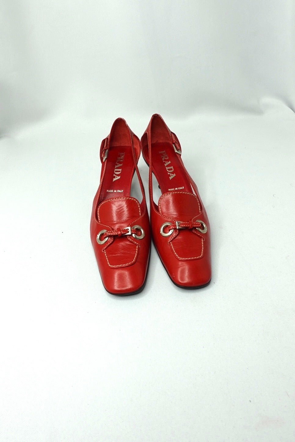 049. Prada Red Squared Toe Kitten Heels 36.5