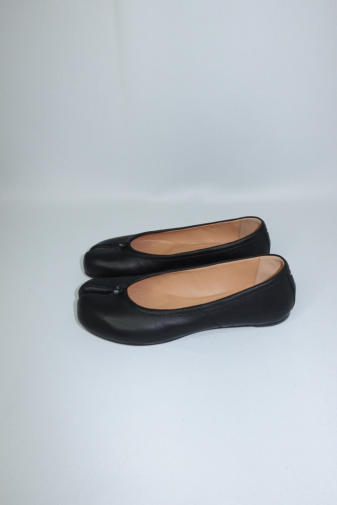 072. Margiela Tabi Ballet Flats Black 37