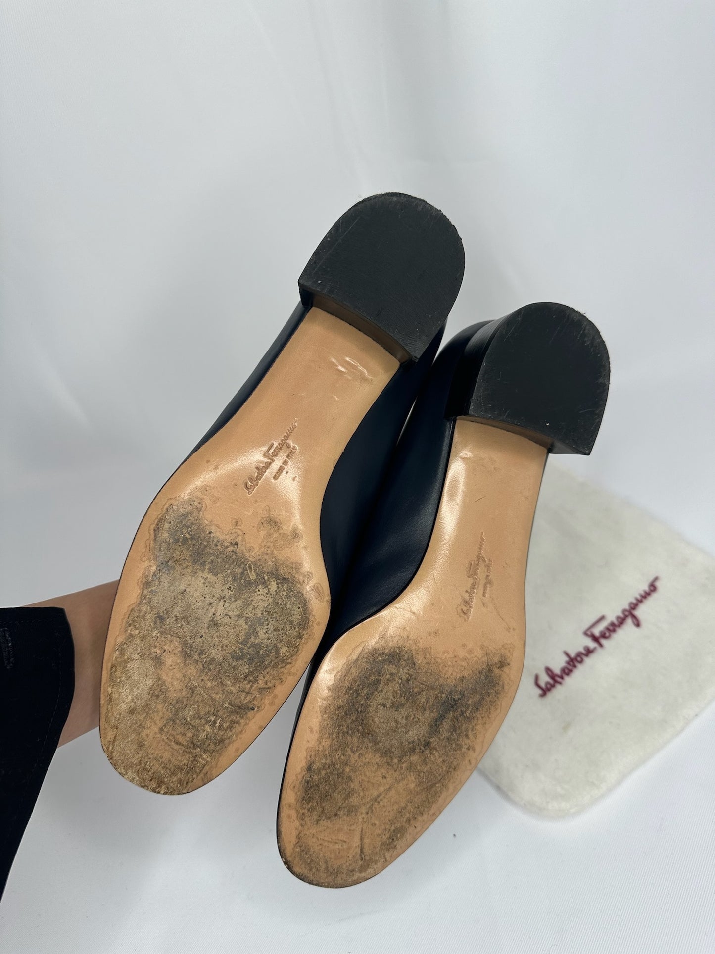 025. Ferragamo Blue Navy Vintage Loafers 36 (small fit)