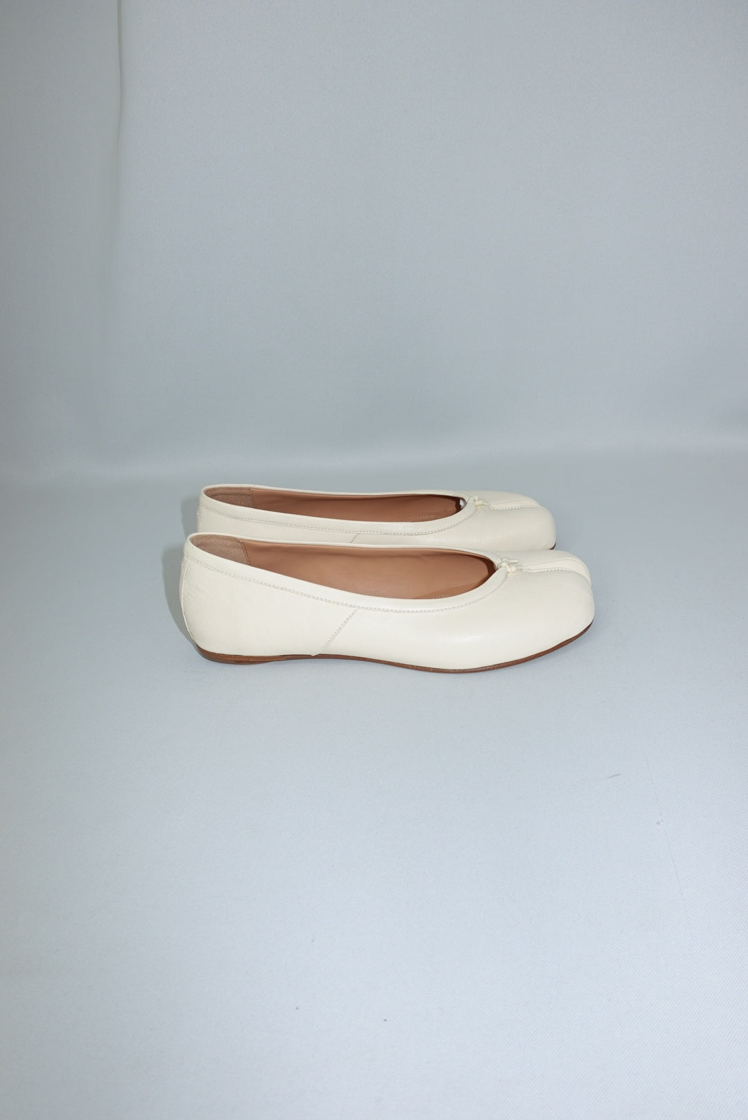 073-38. Margiela Tabi Ballet Flats Cream