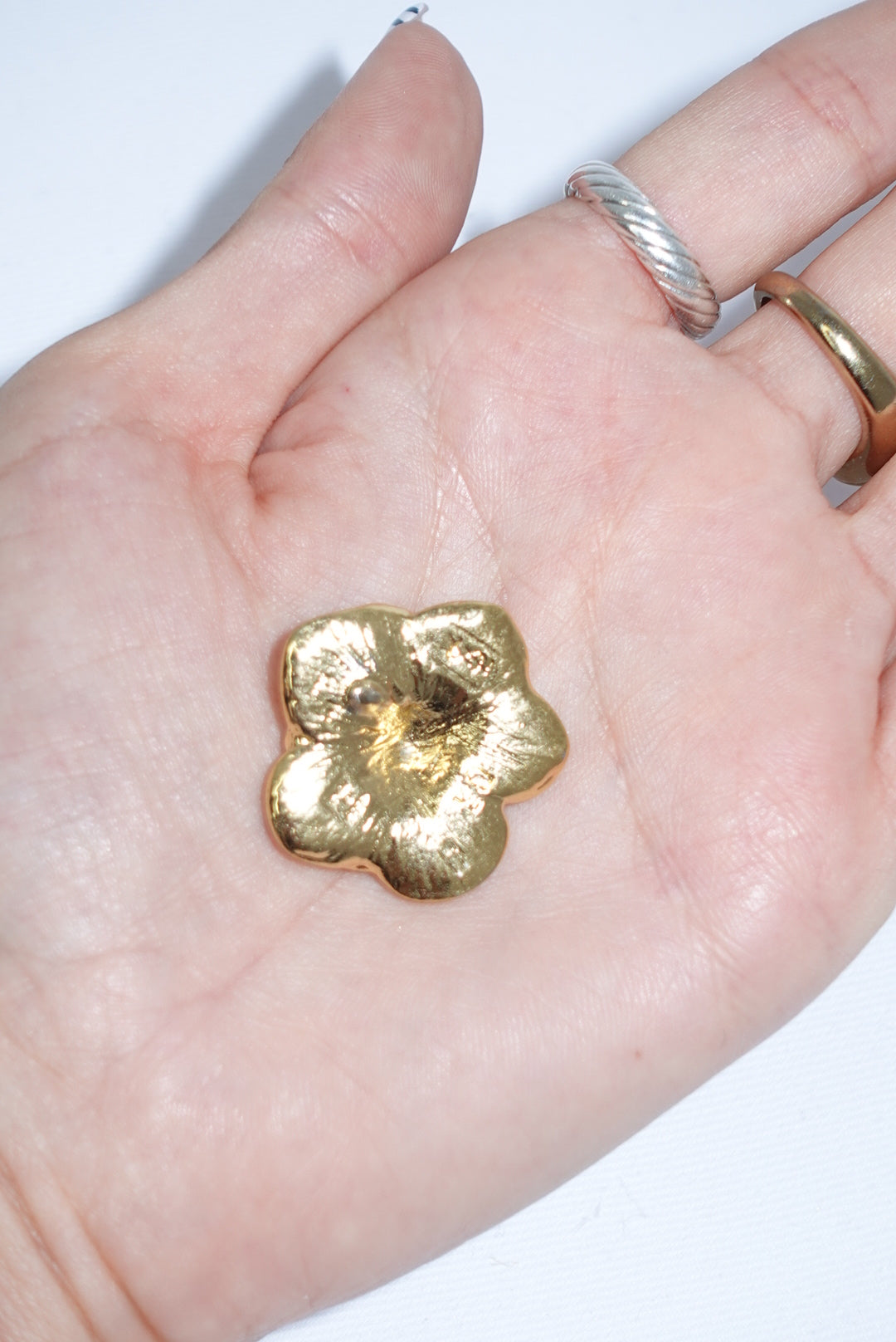 Yves Saint Laurent Clip Vintage Rose Pin