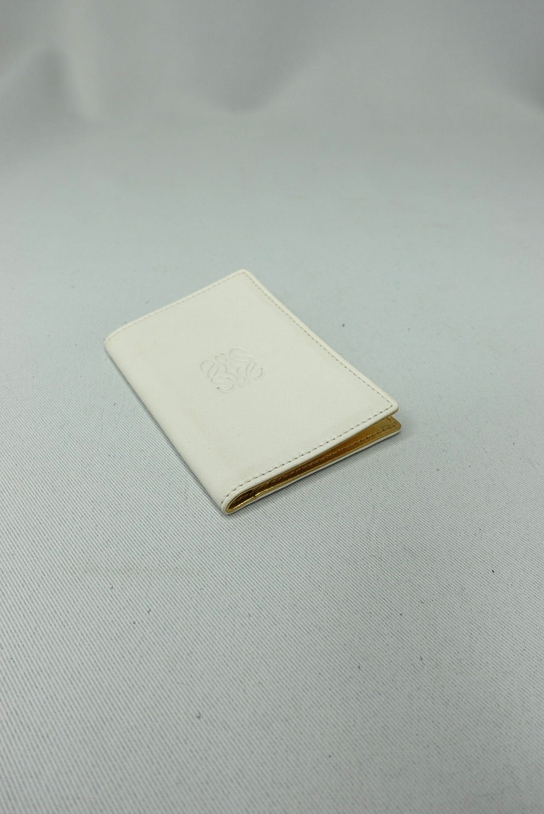 Loewe Vintage White CardHolder
