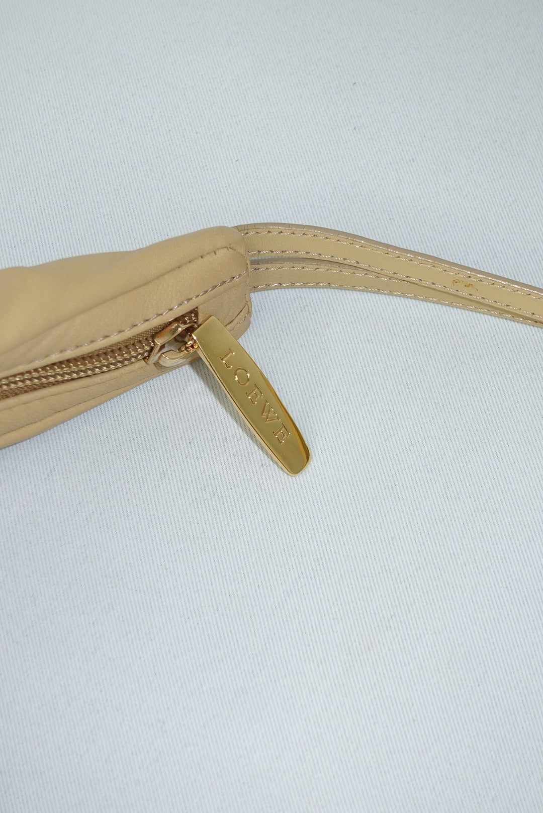 005. Loewe Vintage Beige Shoulder Bag