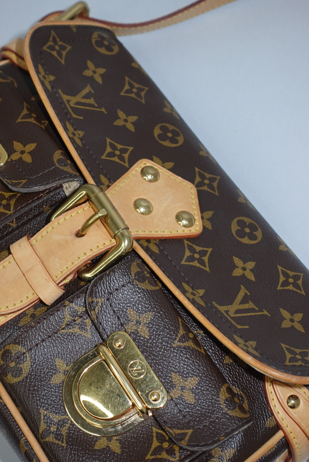 106. Louis Vuitton Vintage Monogram Hudson PM Canvas Bag