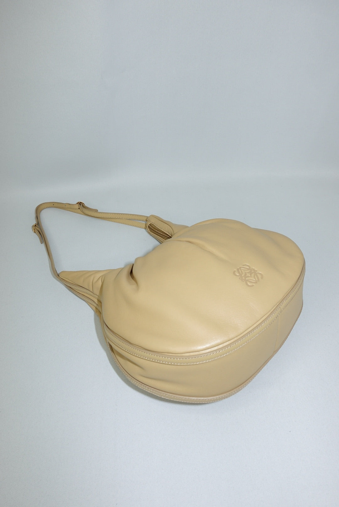 005. Loewe Vintage Beige Shoulder Bag
