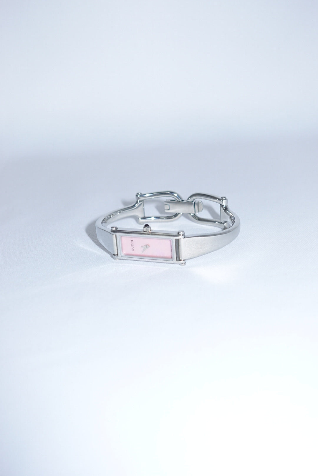 098. Gucci Vintage Horsebit Silver Watch With Pink Dial