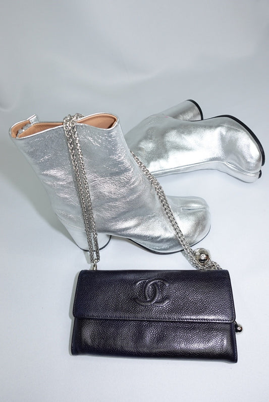 chanel cc logo wallet with chain vintage