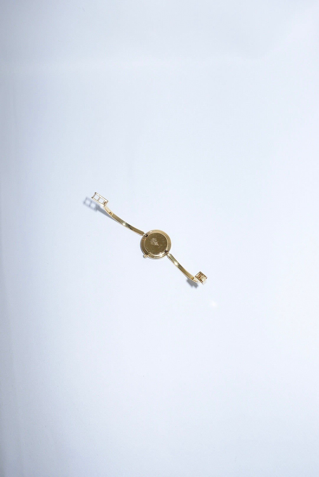 103. Gucci Bezel Gold Bracelet Vintage Watch