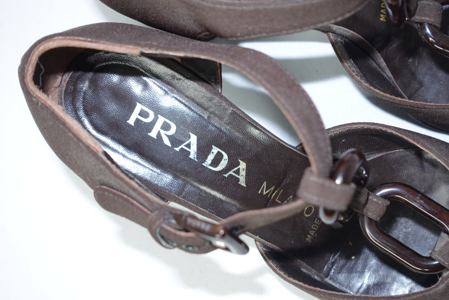 Décolleté vintage in tessuto tecnico marrone Prada