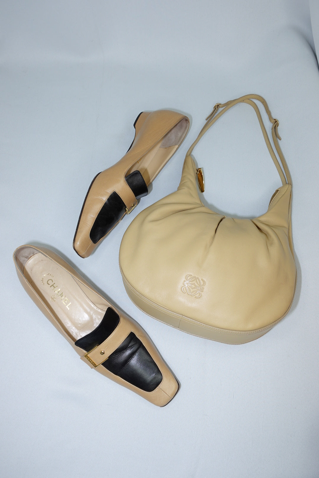 005. Loewe Vintage Beige Shoulder Bag