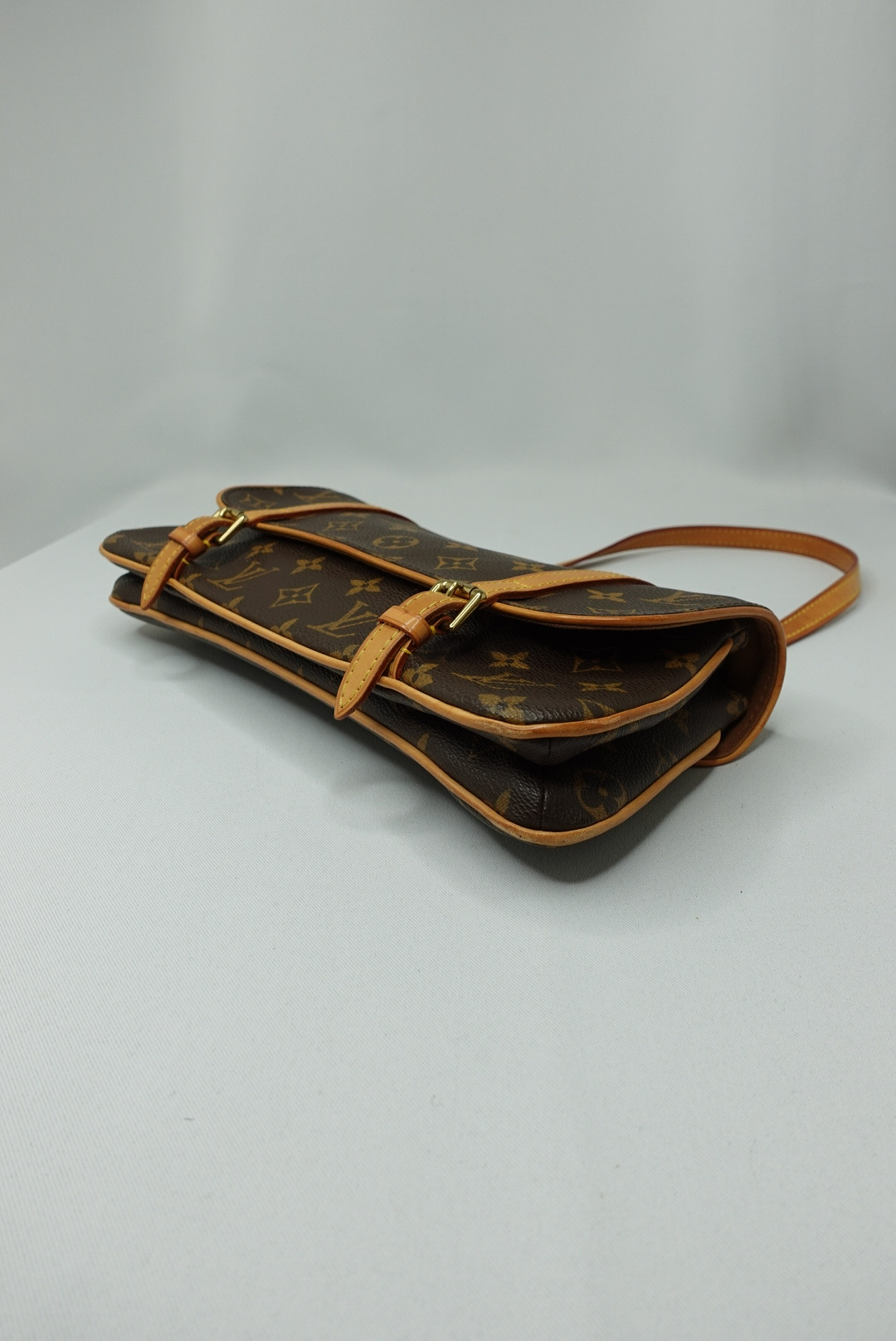 069. Louis Vuitton Marelle Vintage Shoulder Bag