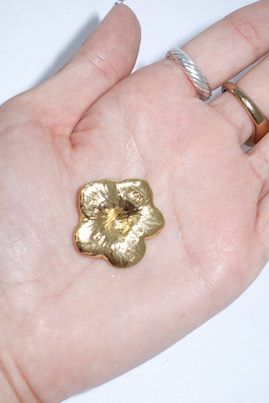 Yves Saint Laurent Clip Vintage Rose Pin