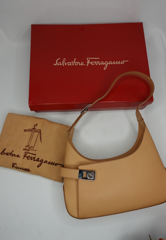 salvatore ferragamo beige shoulder hobo bag