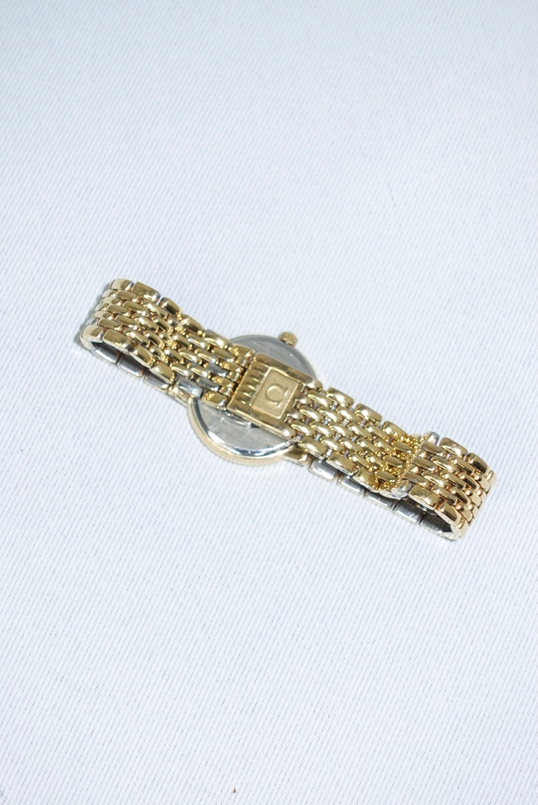 089. Omega Round Small De Ville Vintage Gold Watch