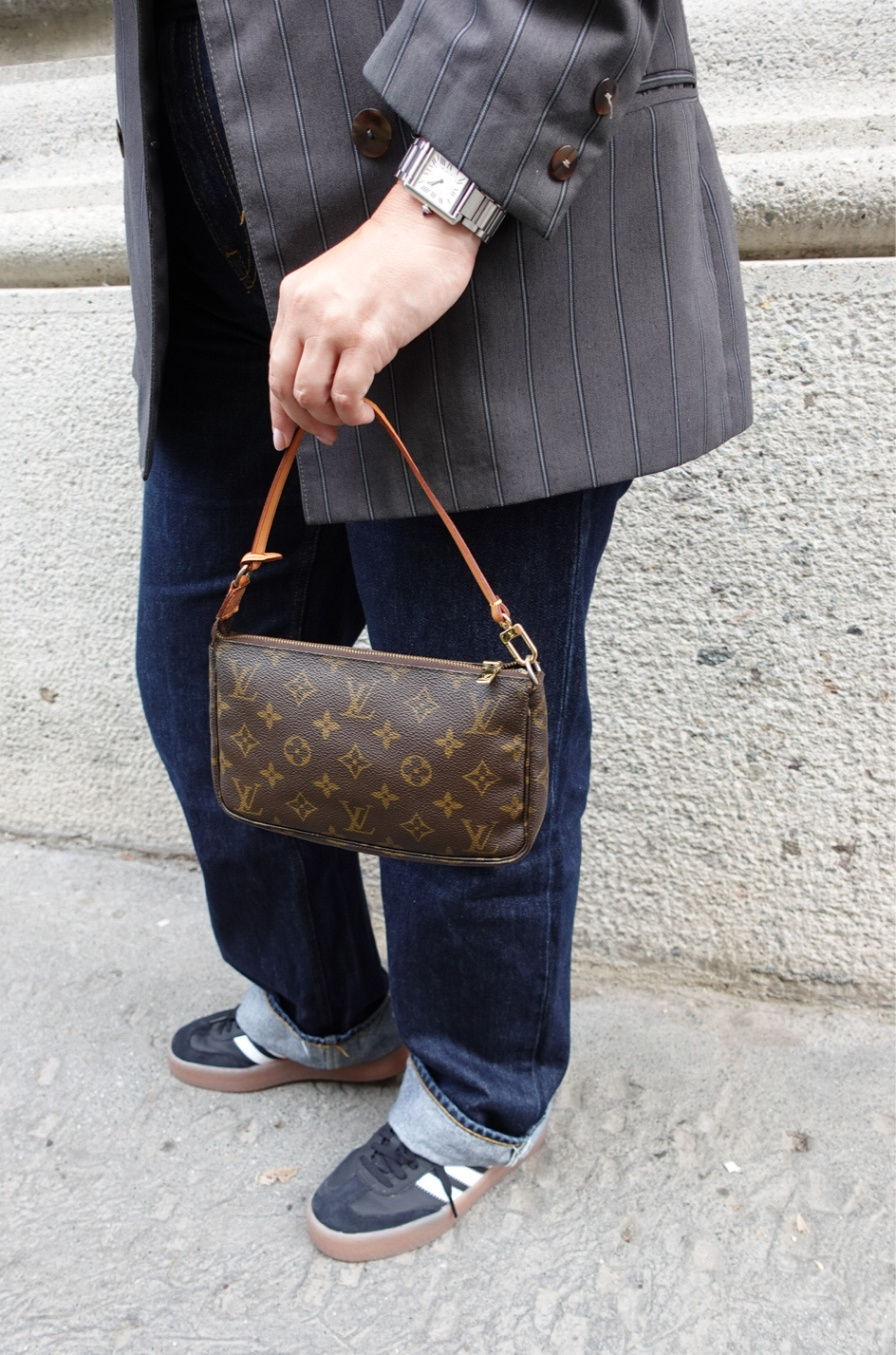 070. Louis Vuitton Plain In Monogram Pochette