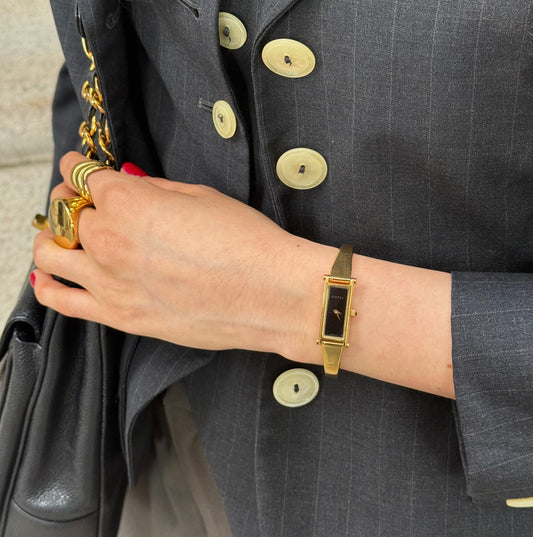 Gucci Vintage 1500L Horsebit Gold Toned Watch with Black Dial