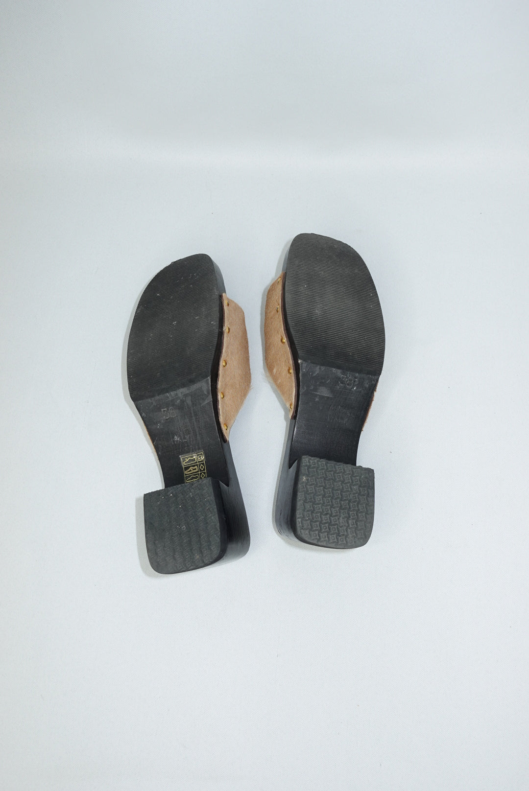 Gucci Vintage Pony Hair Beige and Gold Clogs 38