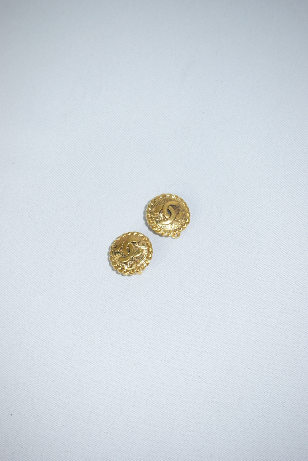 145. Chanel Vintage Clip Gold-Toned Earrings With Rope Detail