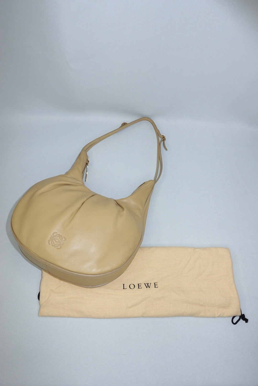 005. Loewe Vintage Beige Shoulder Bag