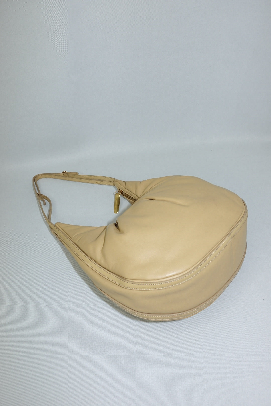 005. Loewe Vintage Beige Shoulder Bag