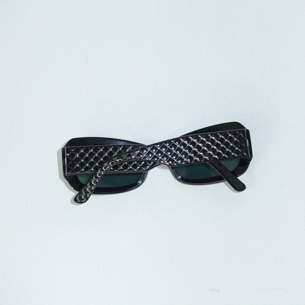 Occhiali da sole neri vintage Chanel Y2K