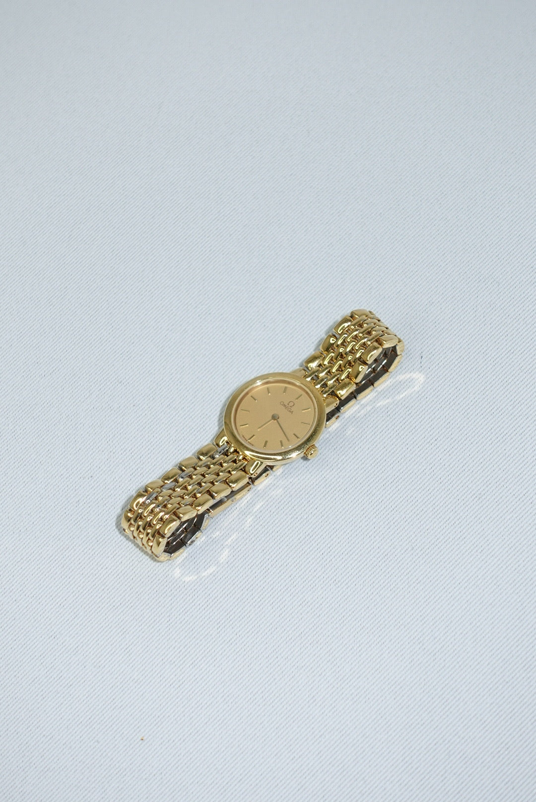 089. Omega Round Small De Ville Vintage Gold Watch
