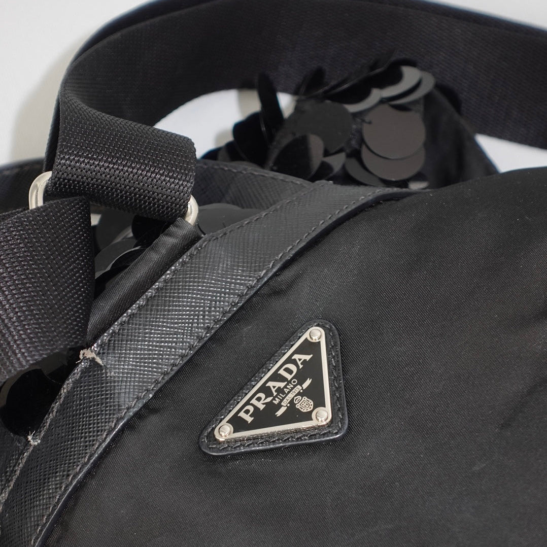 Zaino nero con paillettes Prada