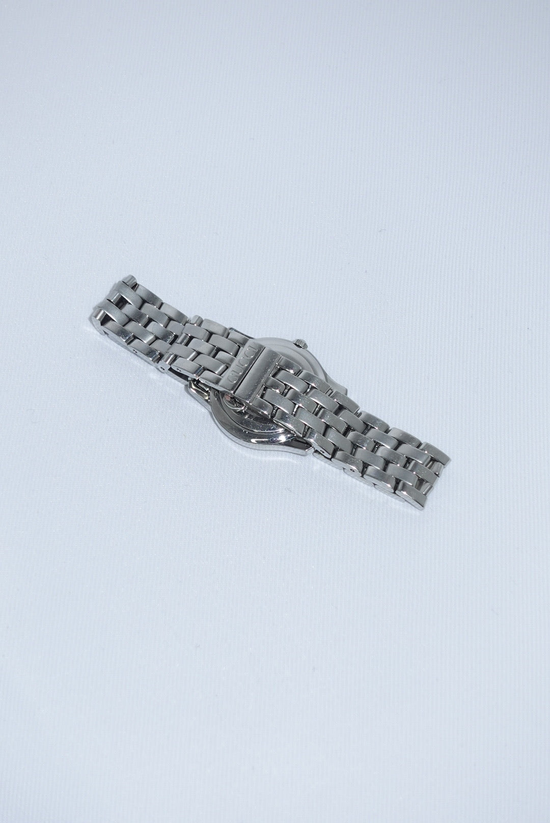 096. Gucci Vintage Silver Toned 5500L Grey Dial Vintage Watch