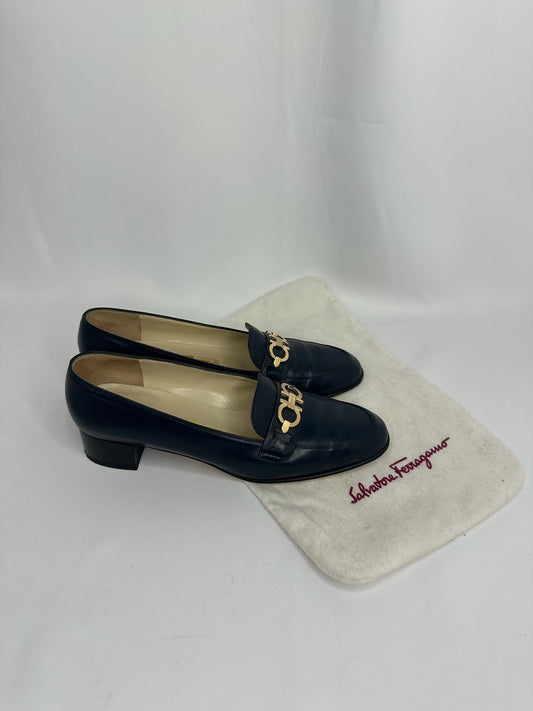 025. Ferragamo Blue Navy Vintage Loafers 36 (small fit)