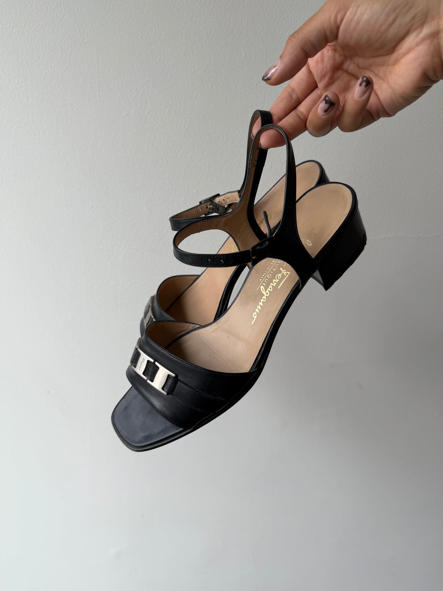 027. Ferragamo Black Vintage Sandals