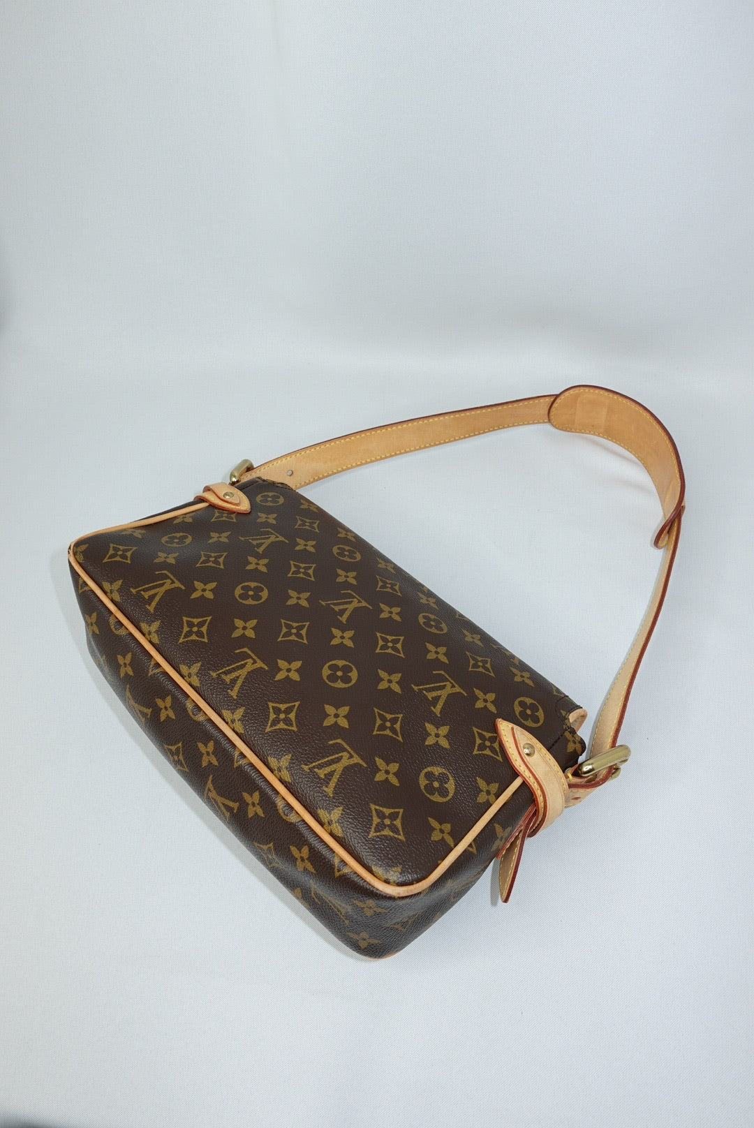 106. Louis Vuitton Vintage Monogram Hudson PM Canvas Bag