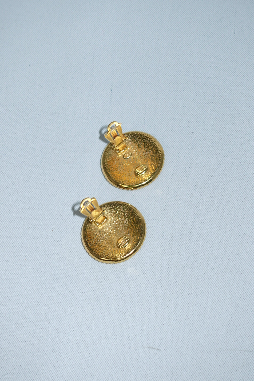 Orecchini vintage Chanel Big CC Logo Clip On 1996