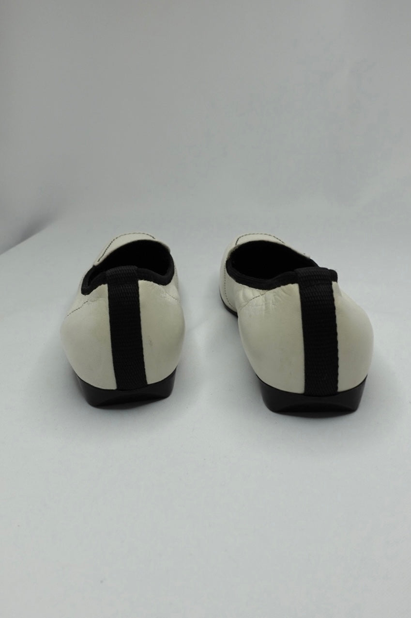 047. Prada White Loafers 37