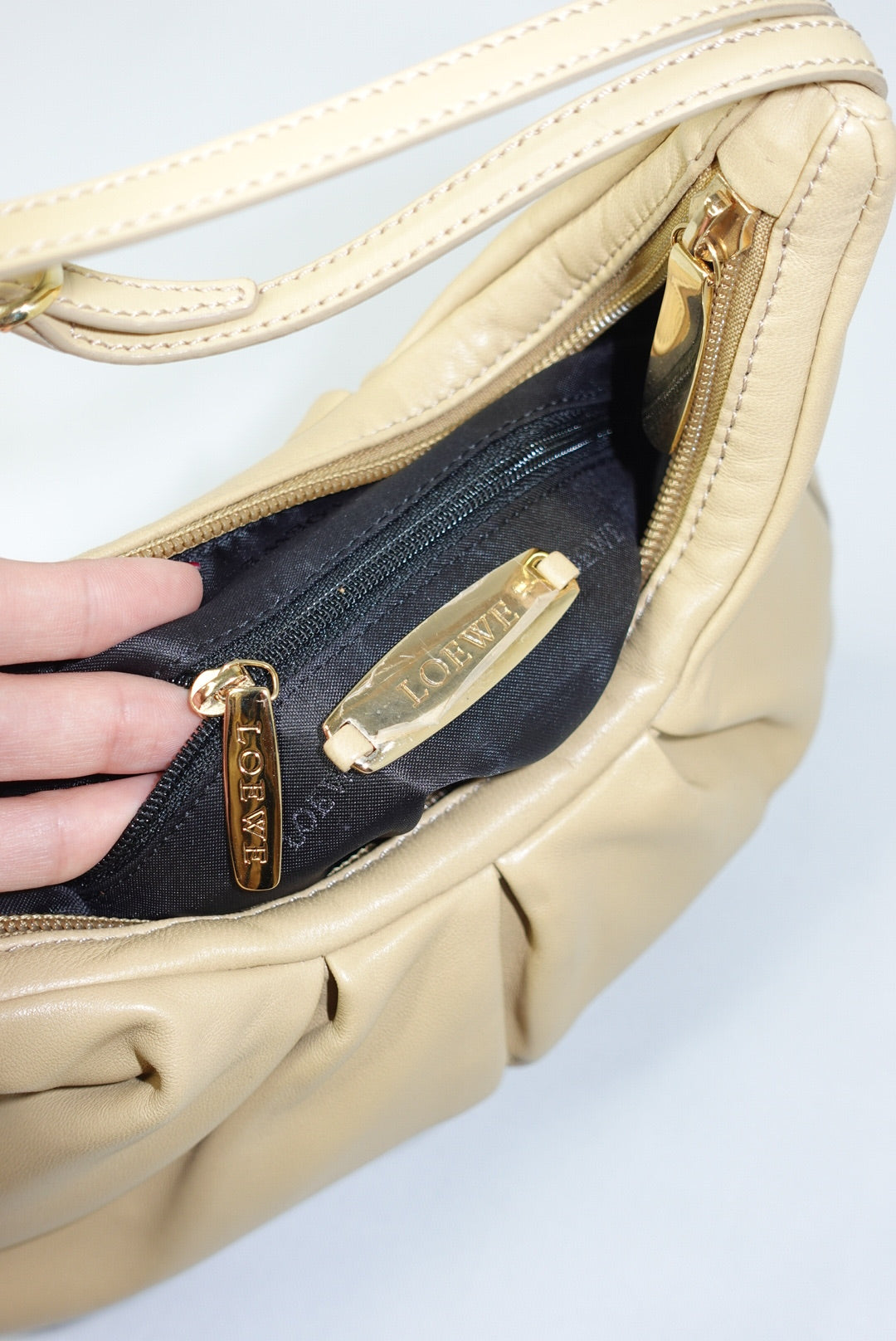 005. Loewe Vintage Beige Shoulder Bag