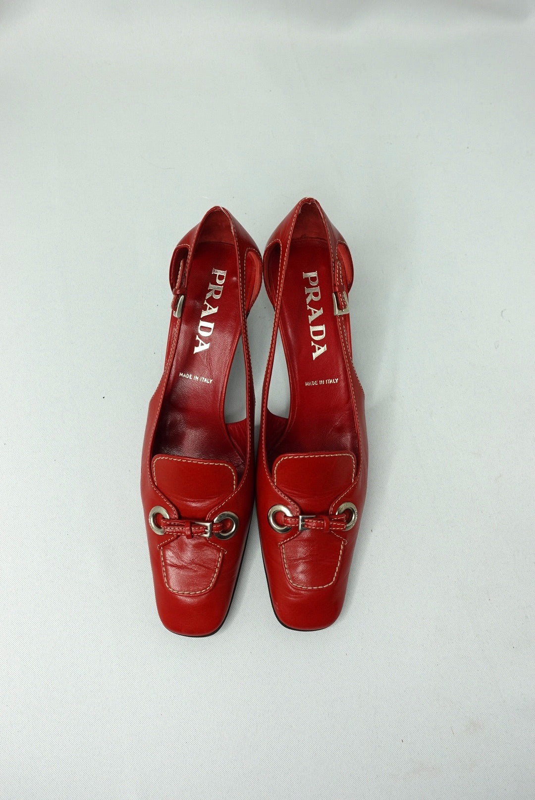 049. Prada Red Squared Toe Kitten Heels 36.5