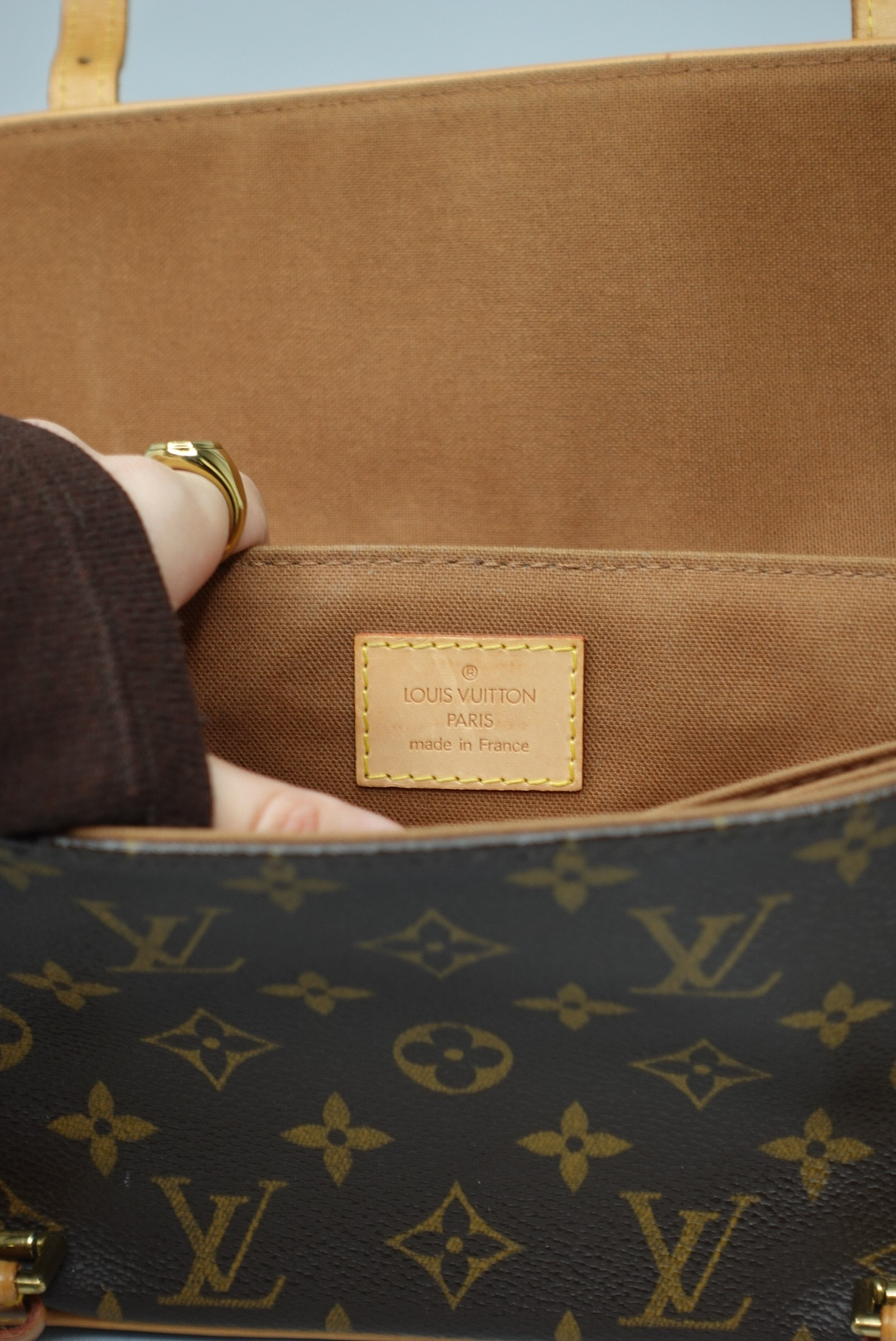 069. Louis Vuitton Marelle Vintage Shoulder Bag