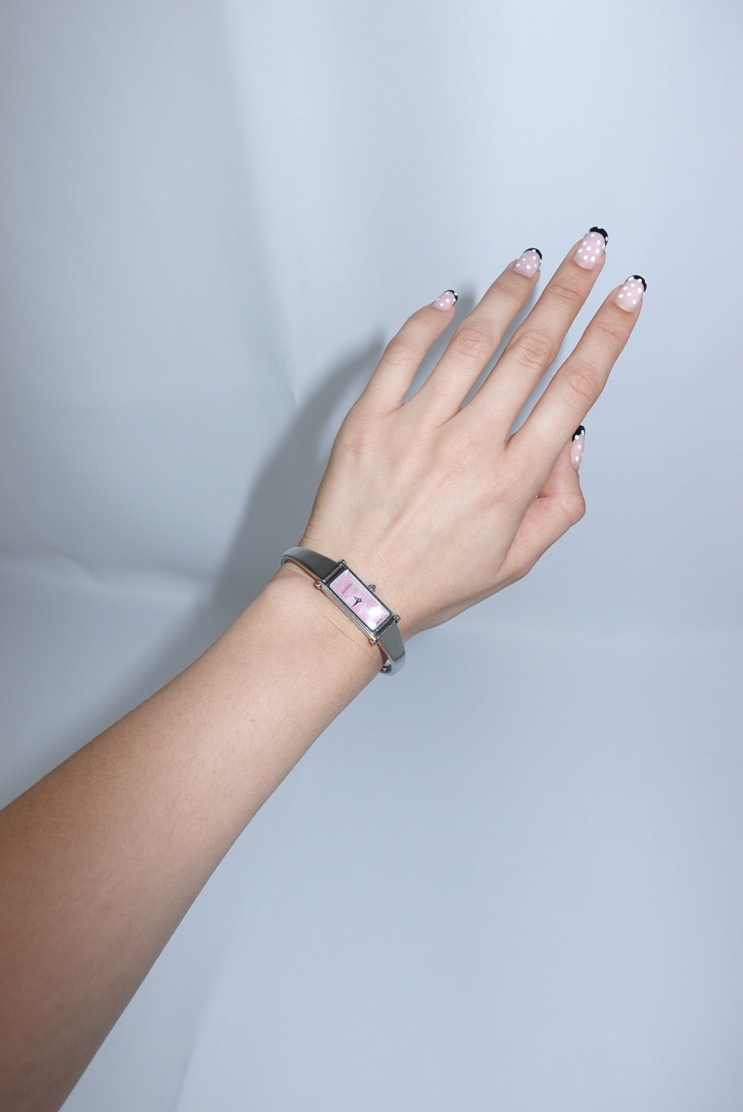 098. Gucci Vintage Horsebit Silver Watch With Pink Dial