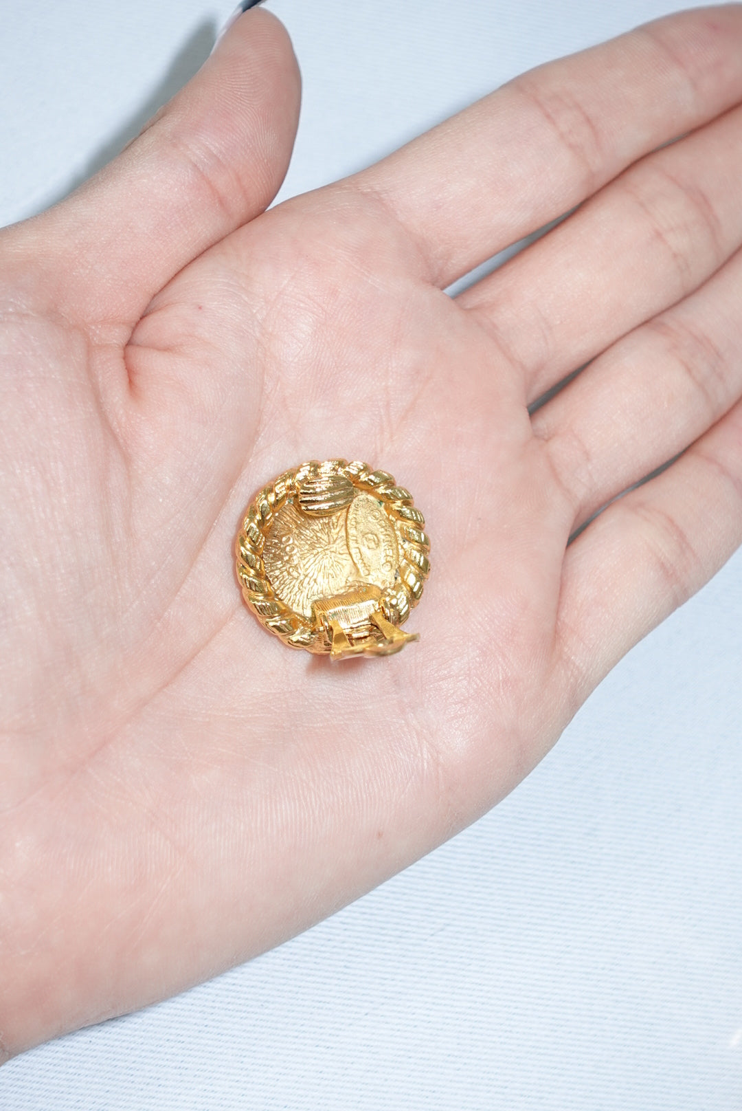 145. Chanel Vintage Clip Gold-Toned Earrings With Rope Detail