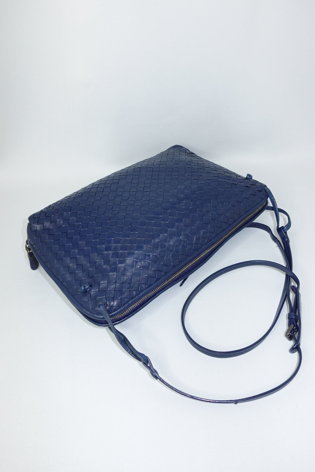 Bottega Veneta Vintage: Luxury Leather Bags & Designer Apparel