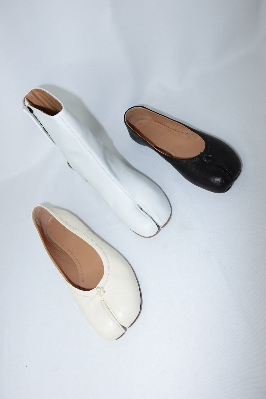 Authentic Maison Margiela: Iconic Tabi Shoes, Boots & Deconstructed Accessories