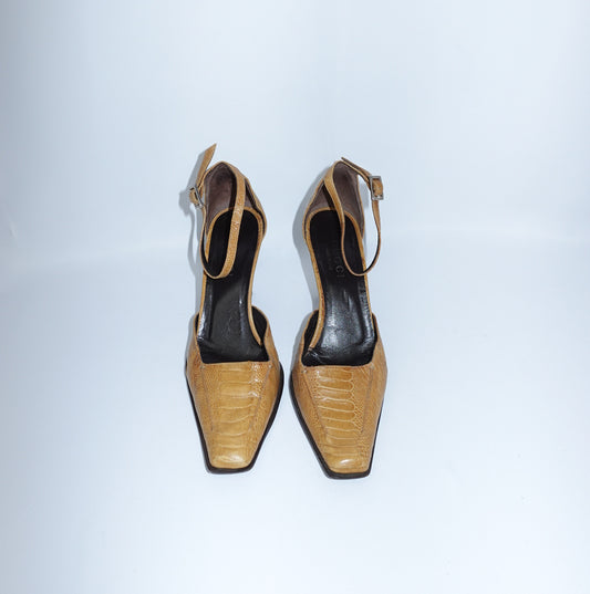 Gucci Reptile Mustard Kitten Heels 37.5
